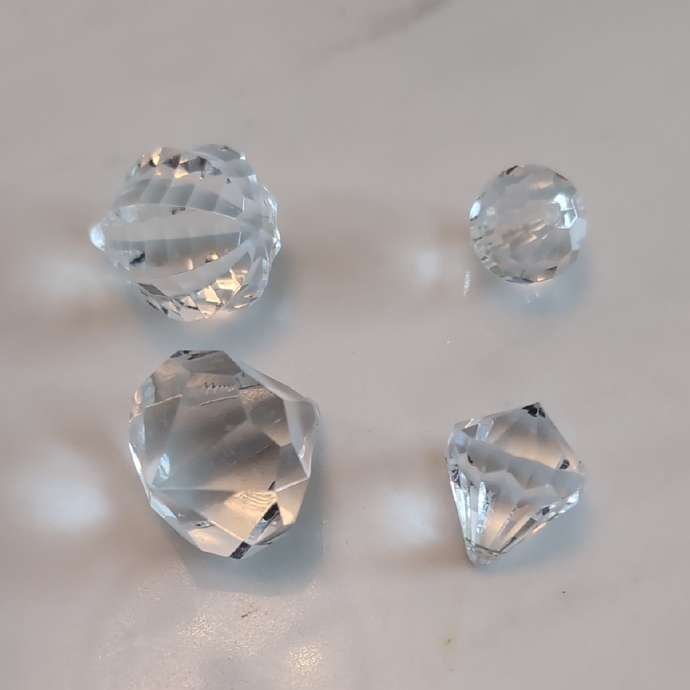 Plastic Scatter Gems/Chandelier Crystals
